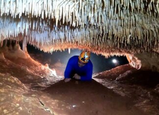 Specialists discover an underground passage in Yucatan